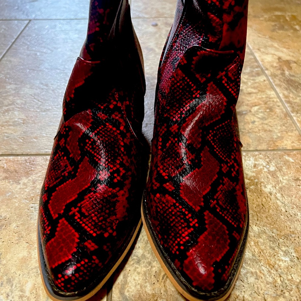 Size 8 red and black snakeskin boots